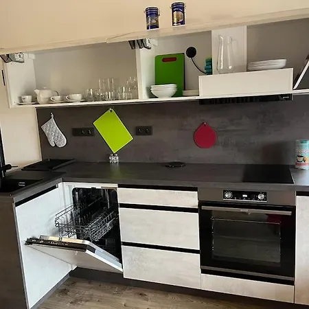 V Blizkosti Centra A V Klidne Zone شقة طابور
